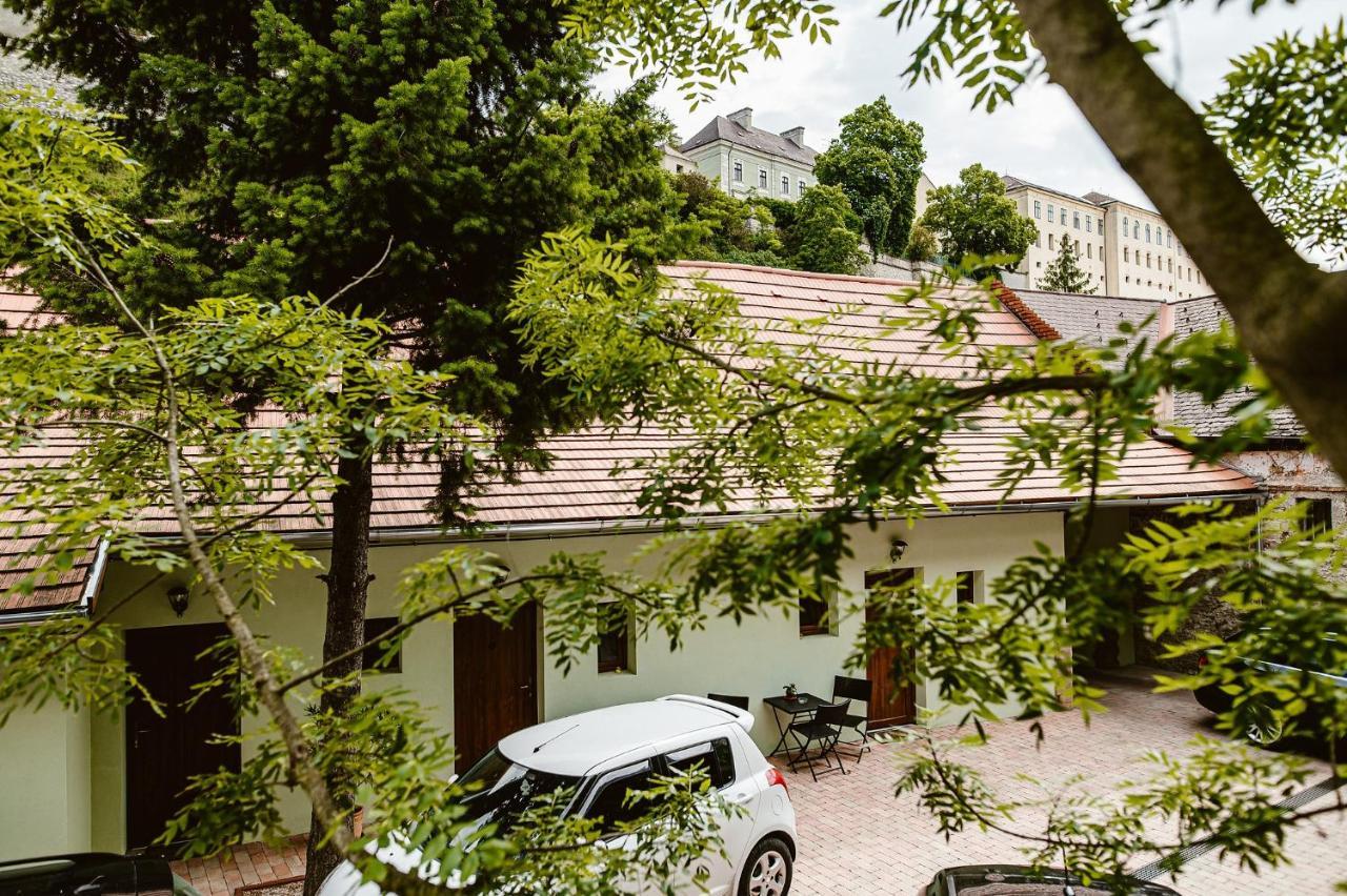 Aparthotel Sziklavendeghaz Veszprém Esterno foto
