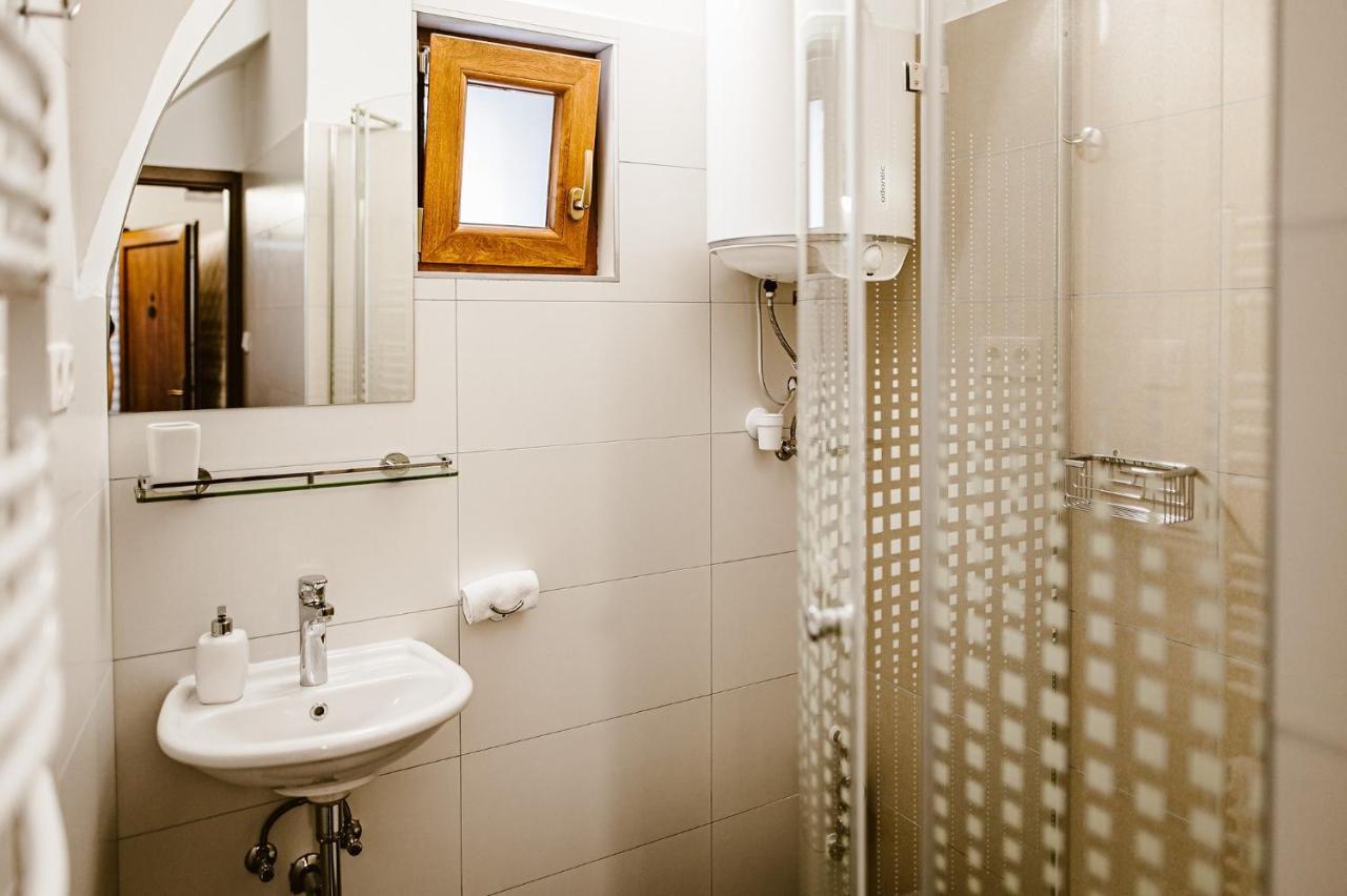 Aparthotel Sziklavendeghaz Veszprém Esterno foto