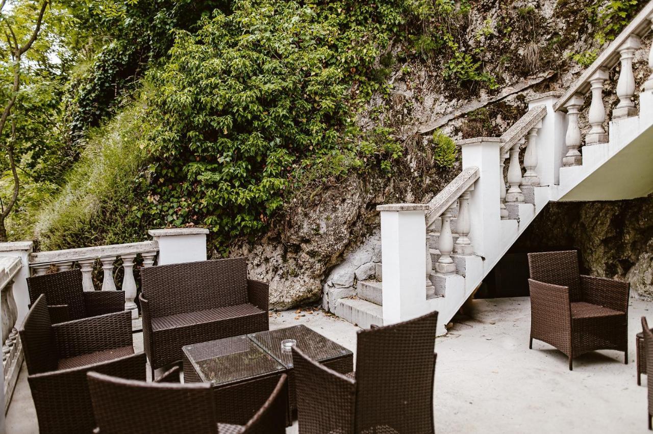Aparthotel Sziklavendeghaz Veszprém Esterno foto